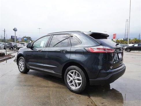 New 2024 Ford Edge SE image 4