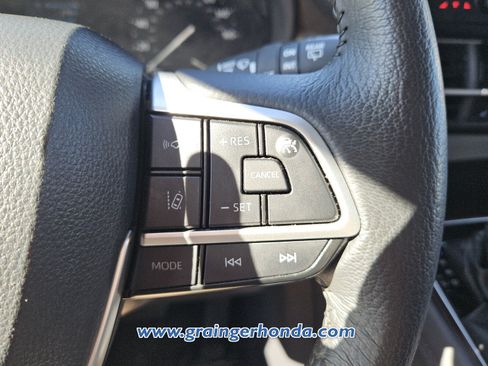 Used 2024 Toyota Sienna XLE FWD image 20