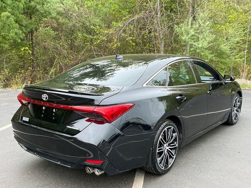 Used 2019 Toyota Avalon Touring w/ Advanced Safety Package FWD image 5