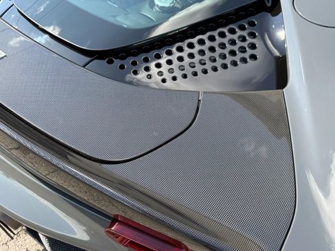 Used 2023 Ferrari SF90 Spider image 23