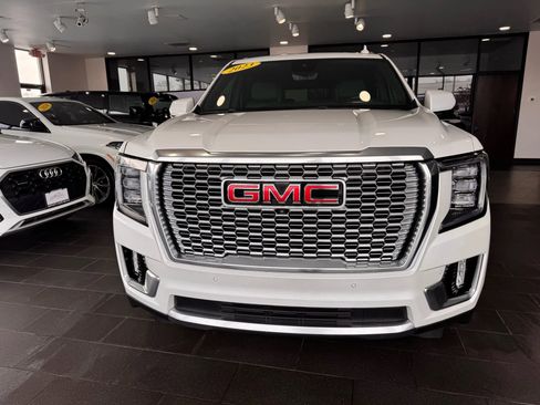 Used 2023 GMC Yukon Denali w/ Denali Reserve Package image 8