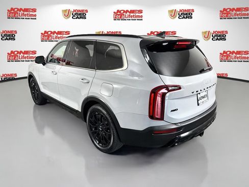 Used 2022 Kia Telluride SX w/ SX Prestige Package AWD/4WD image 2