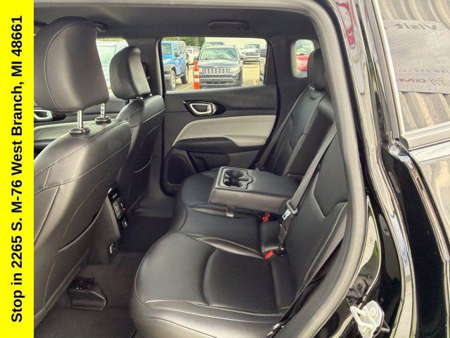 Used 2025 Jeep Compass Limited AWD/4WD image 21