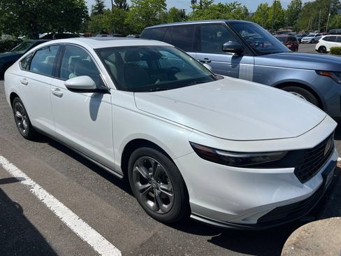 Used 2023 Honda Accord EX image 3