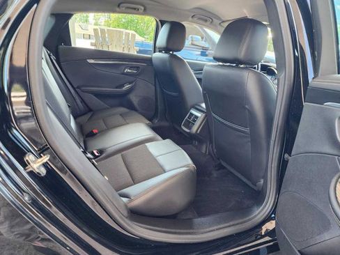 Used 2017 Chevrolet Impala LT FWD image 14