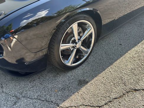 Used 2015 Dodge Challenger R/T Plus image 31