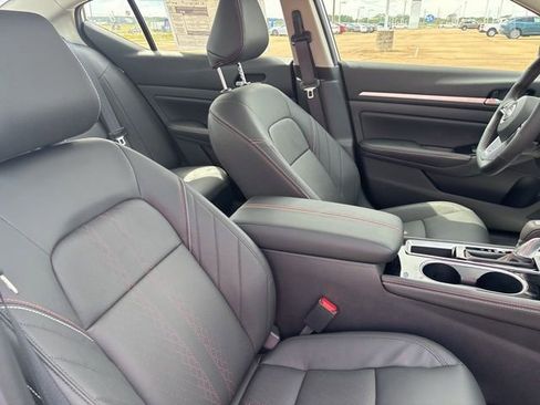 New 2025 Nissan Altima 2.5 SR w/ SR Premium Package image 20