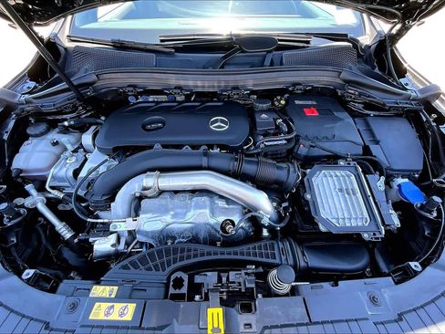 Certified 2025 Mercedes-Benz GLA 250 image 32