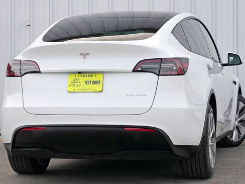 Used 2023 Tesla Model Y Long Range image 5