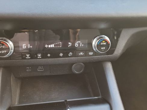 Used 2022 Mitsubishi Outlander ES image 22