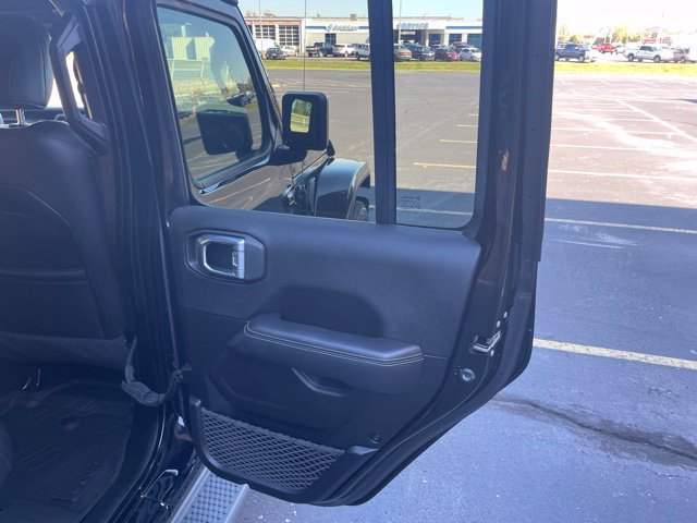 Used 2022 Jeep Wrangler Unlimited Sahara w/ Cold Weather Group AWD/4WD image 53