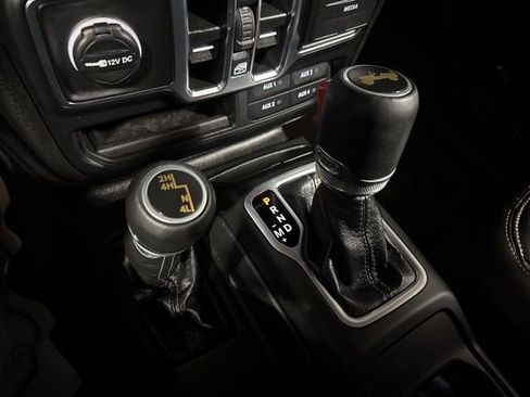 Used 2025 Jeep Gladiator High Tide image 18