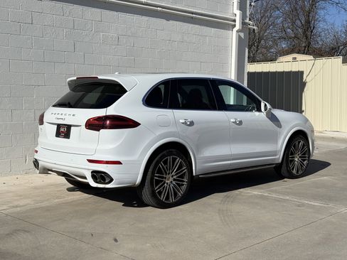 Used 2017 Porsche Cayenne S image 6