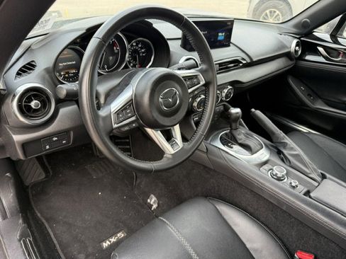Used 2025 MAZDA MX-5 Miata RF Grand Touring RWD image 12