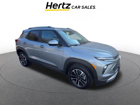 Used 2025 Chevrolet TrailBlazer LT image 1