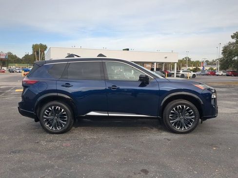 Certified 2025 Nissan Rogue Platinum image 3