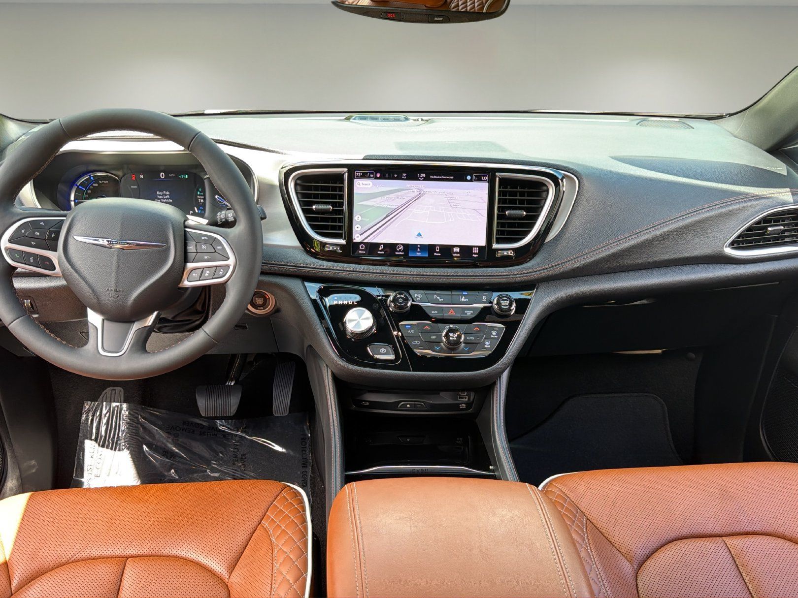 Used 2024 Chrysler Pacifica Pinnacle FWD image 15