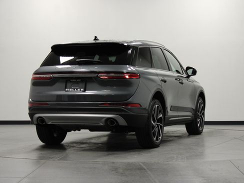 Used 2023 Lincoln Corsair Reserve FWD image 4