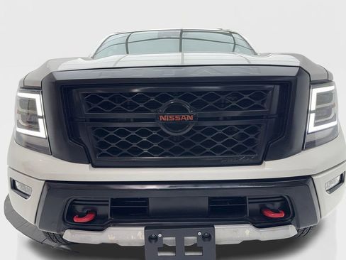 Used 2021 Nissan Titan PRO-4X AWD/4WD image 6