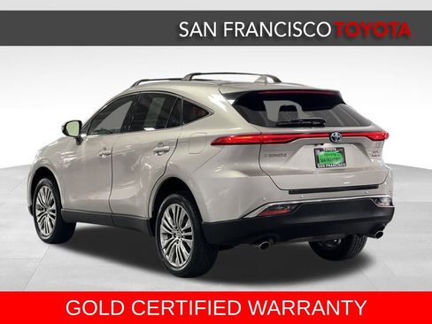 Certified 2021 Toyota Venza XLE image 3