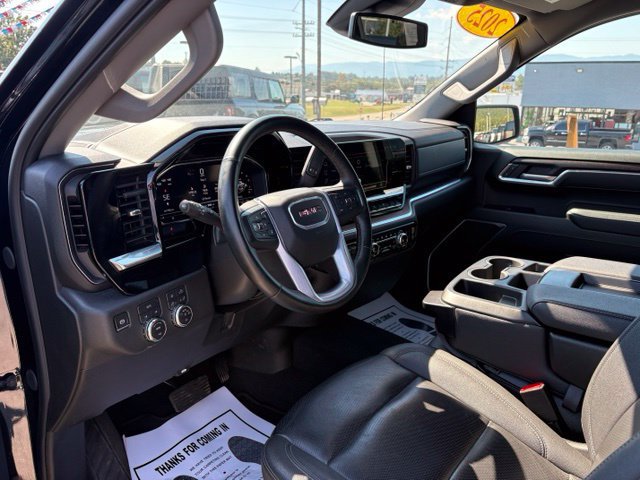 Used 2025 GMC Sierra 1500 SLT AWD/4WD image 3
