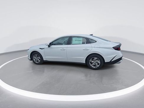 Used 2025 Hyundai Sonata SE image 6