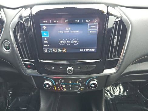 Used 2021 Chevrolet Traverse LT image 47
