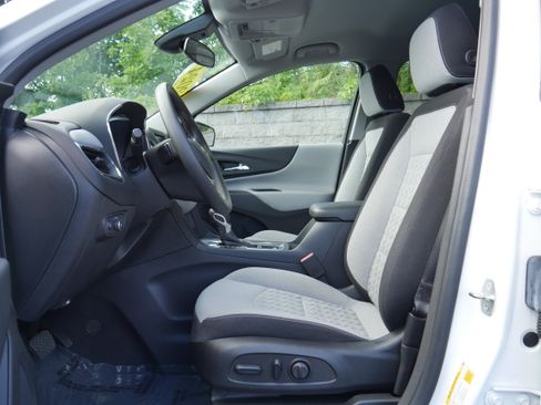 Certified 2024 Chevrolet Equinox LS w/ LS Convenience Package AWD/4WD image 12