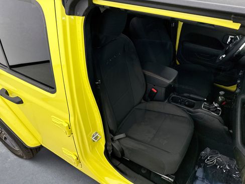 Used 2023 Jeep Wrangler Unlimited Sahara image 16