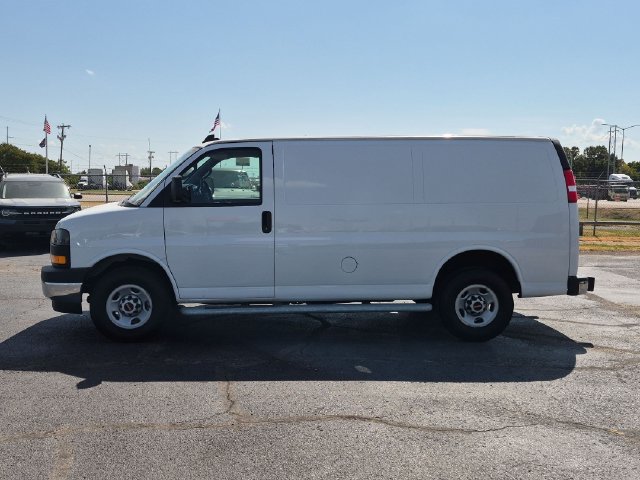 Used 2024 GMC Savana 2500 w/ Driver Convenience Package RWD image 4