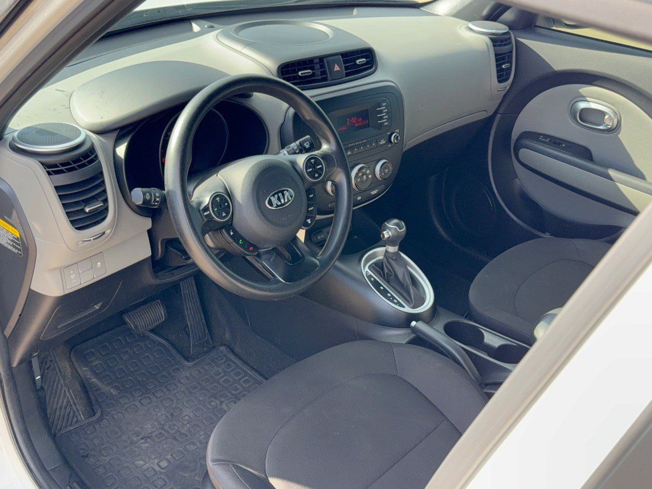 Used 2014 Kia Soul FWD image 4