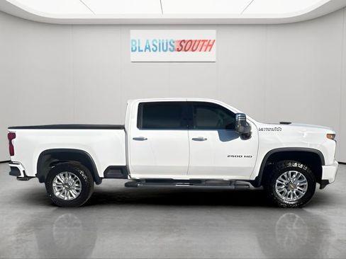 Used 2023 Chevrolet Silverado 2500 High Country image 2