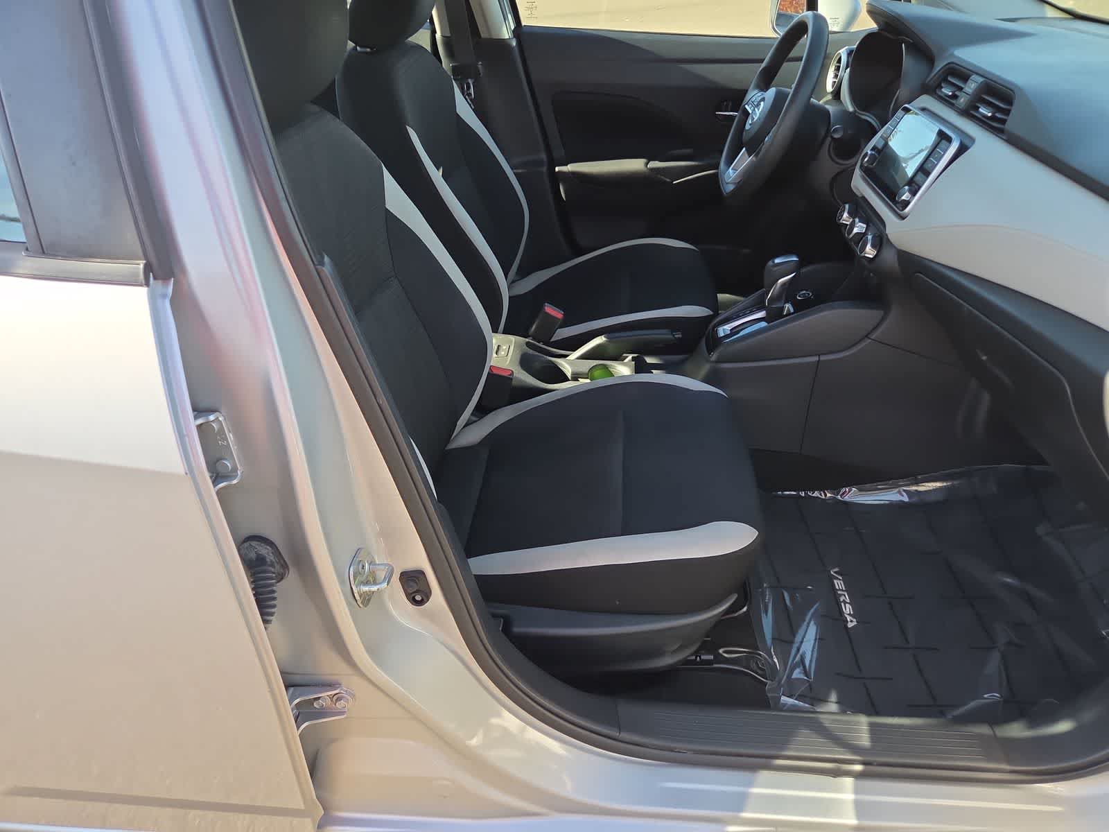 Used 2021 Nissan Versa SV FWD image 22