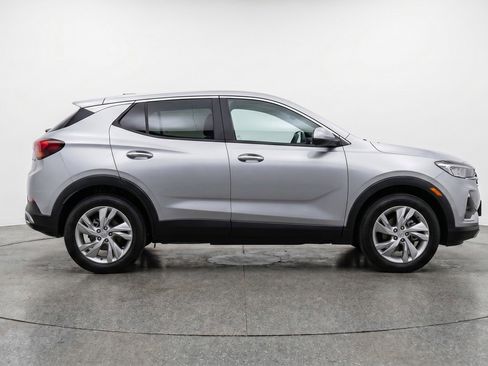 Used 2025 Buick Encore GX Preferred AWD/4WD image 11
