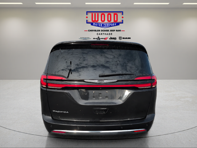 Used 2023 Chrysler Pacifica Touring-L FWD image 6