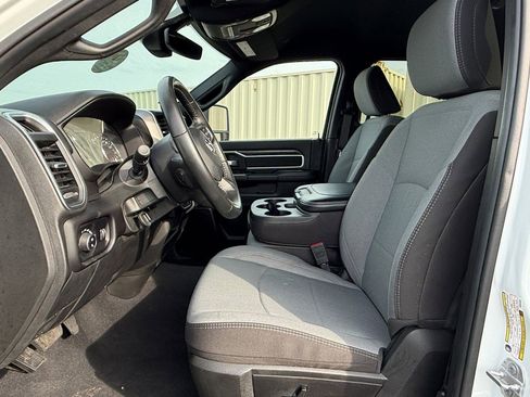 Used 2024 RAM 2500 Big Horn w/ Bed Utility Group image 4