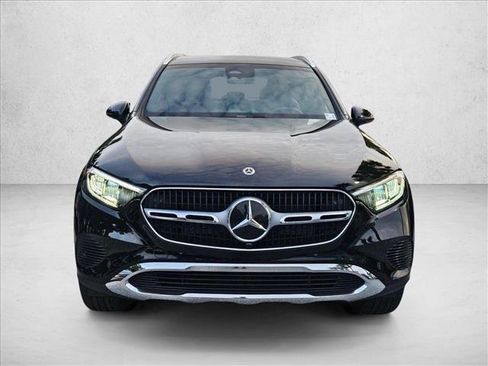 Used 2025 Mercedes-Benz GLC 300 image 2