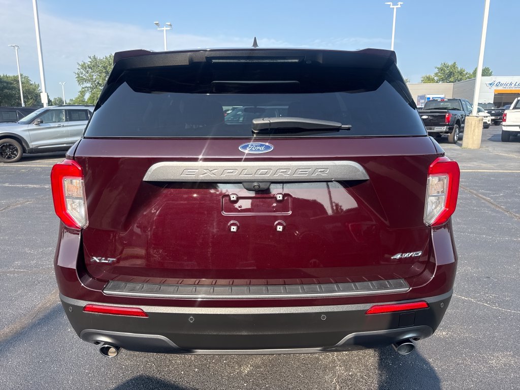 Used 2023 Ford Explorer XLT w/ Equipment Group 202A AWD/4WD image 9