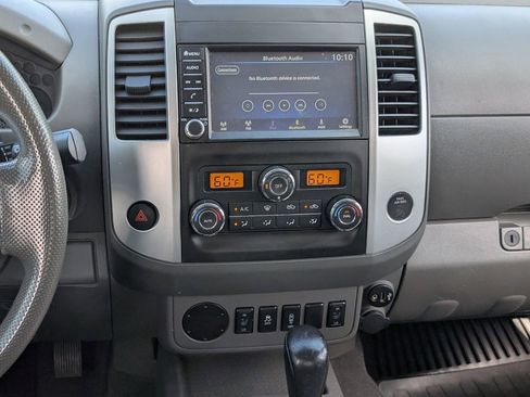 Certified 2020 Nissan Frontier SV w/ Midnight Edition Floor Mats RWD image 12