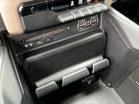 Used 2019 RAM 1500 Laramie image 16