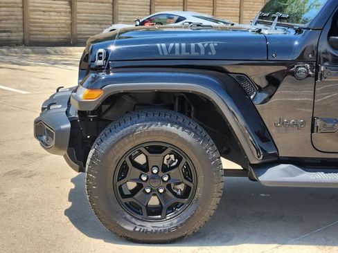 Used 2021 Jeep Gladiator Sport AWD/4WD image 16