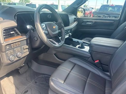 Used 2026 Chevrolet Suburban High Country AWD/4WD image 31
