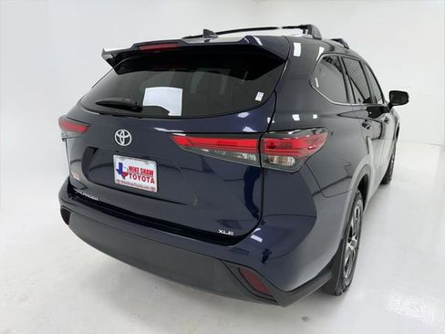 Used 2023 Toyota Highlander XLE FWD image 40