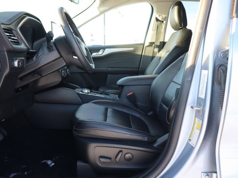 Used 2022 Ford Escape SEL w/ Technology Package image 9