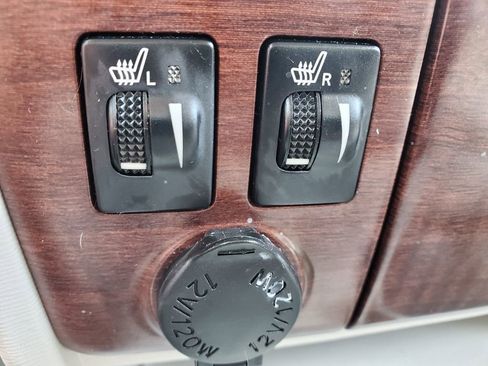 Used 2012 Toyota Sienna XLE image 21