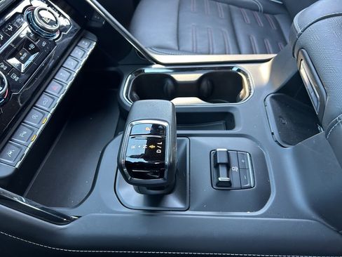 Used 2022 GMC Sierra 1500 AT4X image 39