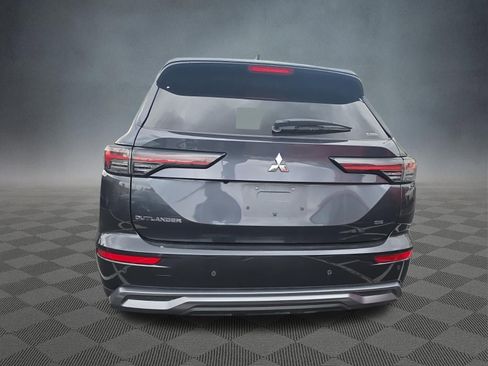 Used 2025 Mitsubishi Outlander AWD image 8