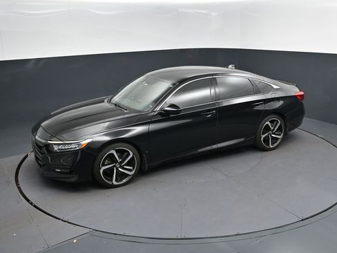 Used 2018 Honda Accord Sport image 32