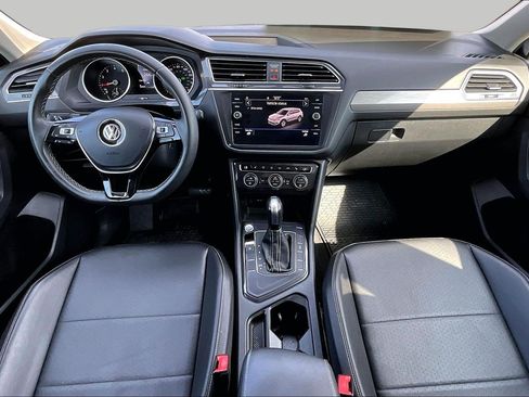Used 2021 Volkswagen Tiguan SE FWD image 14