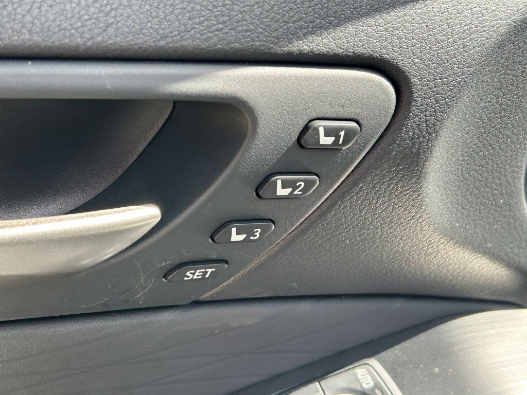 Used 2025 Lexus IS 500 w/ Accessory Package 2 RWD image 23